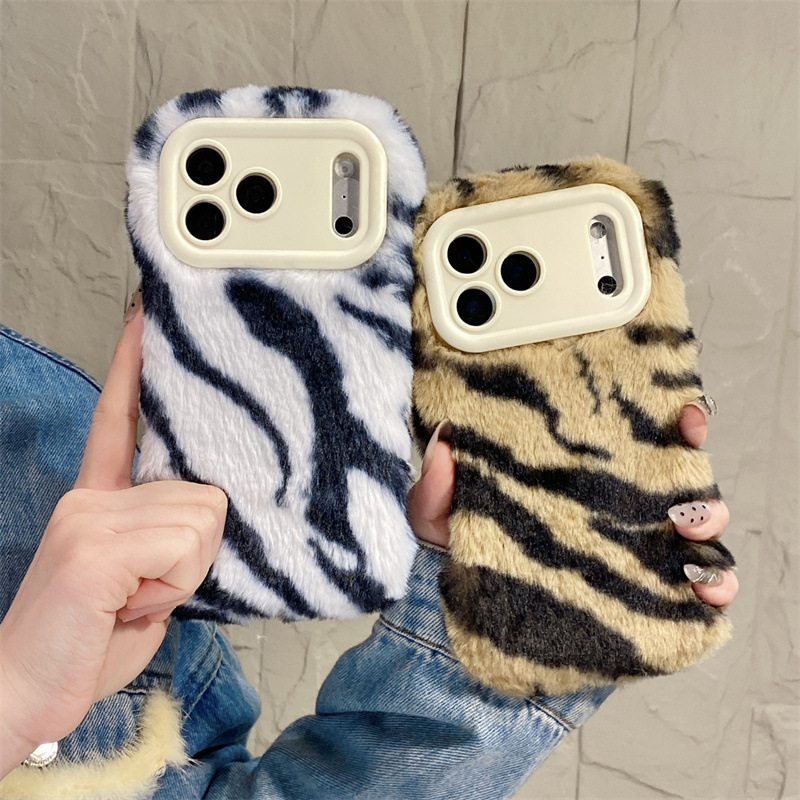 Phone Cases 13 - เคสโทรศัพท์ลายม้าลายหรูหรา ขนปุย นุ่มฟู สำหรับ iPhone 17
